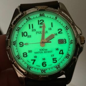Pulsar analog watch